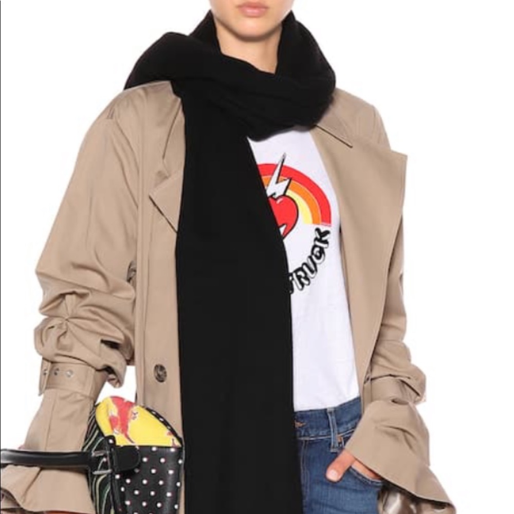 Aritzia blanket wool scarf